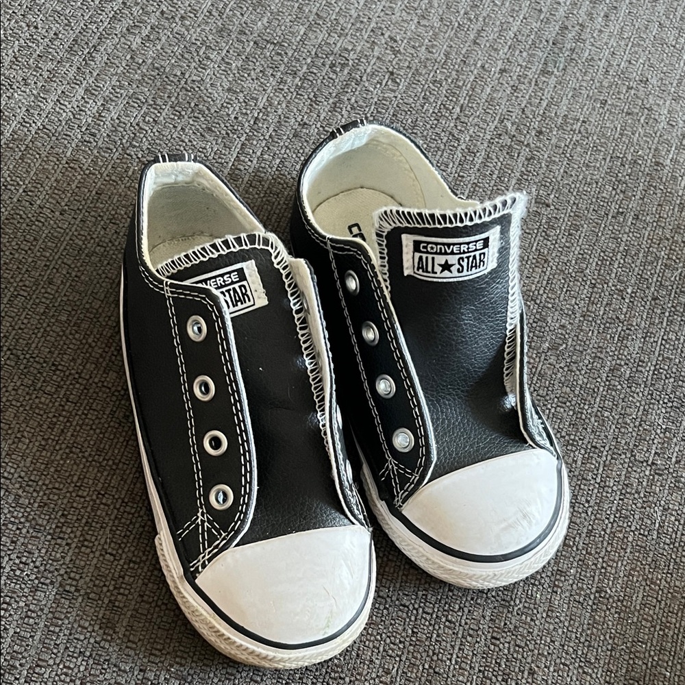 Kids leather converse worn once